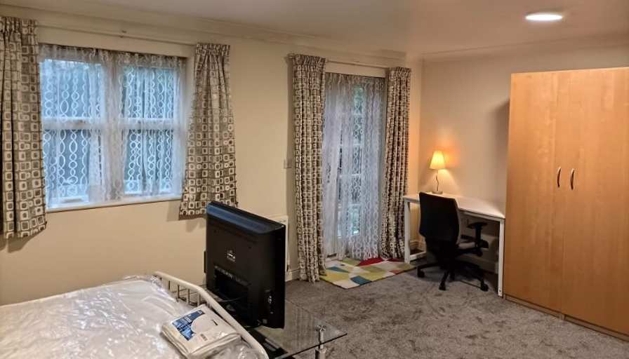Vic's room