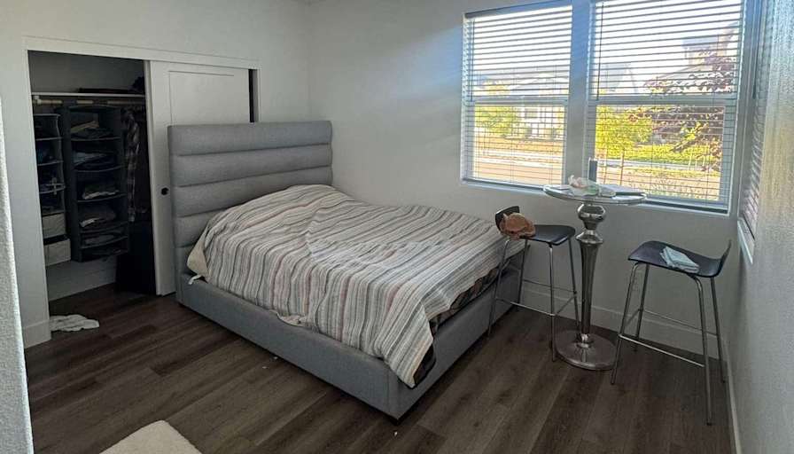 Luis's room
