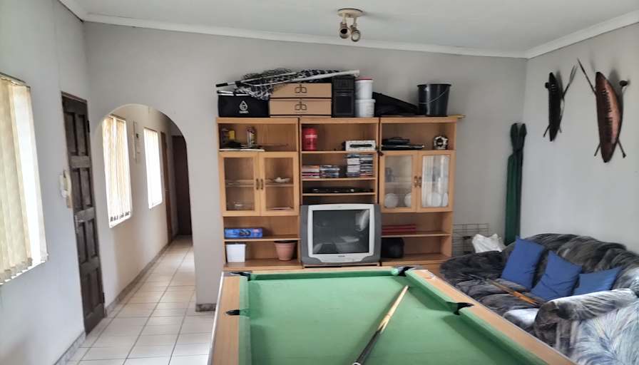 Jeanett's room