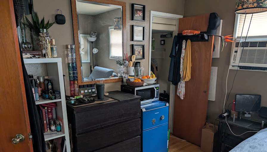 Ron Furuyama's room