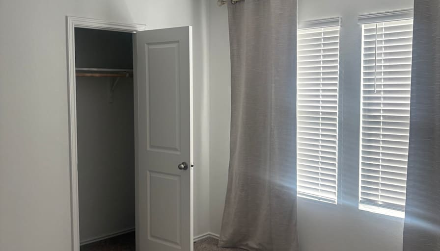 Stephany acuna's room