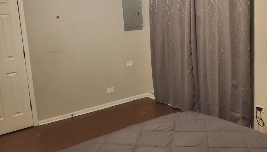 Dustin's room
