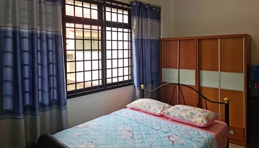 Roomy's room