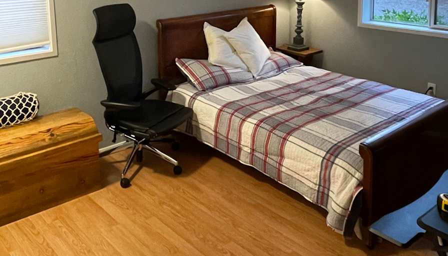Kimberly Lakin's room