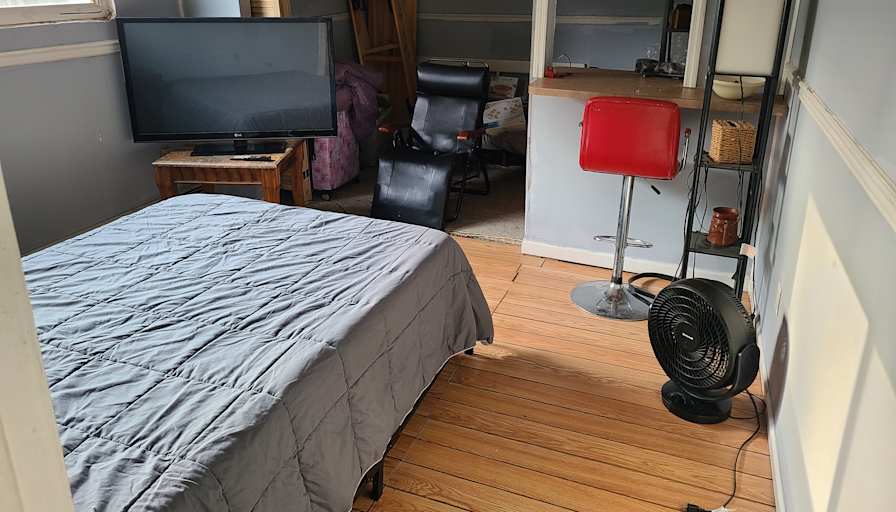 Darren's room