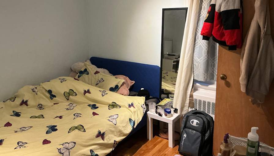 MONA MOHAMED's room