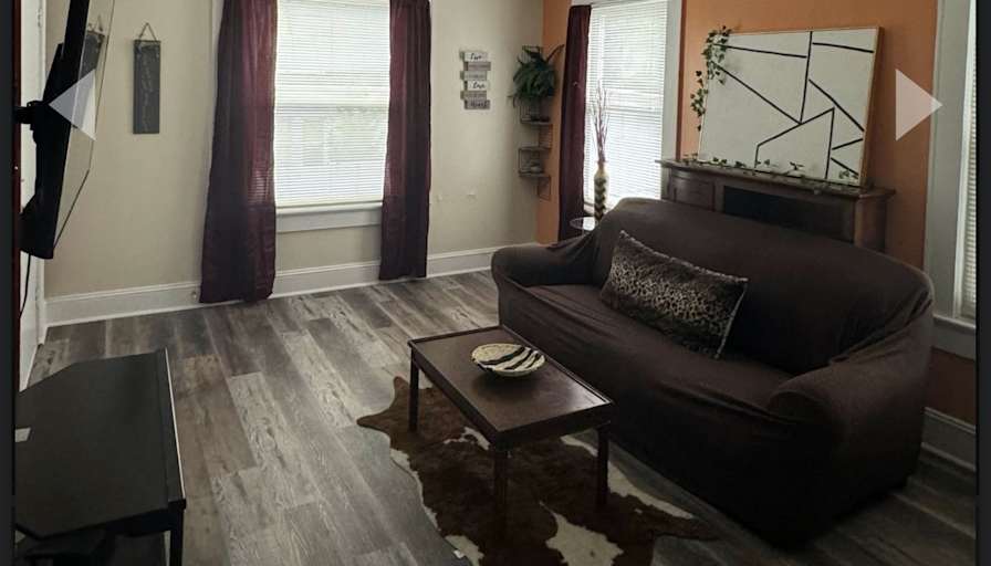 Alcove Rooms's room
