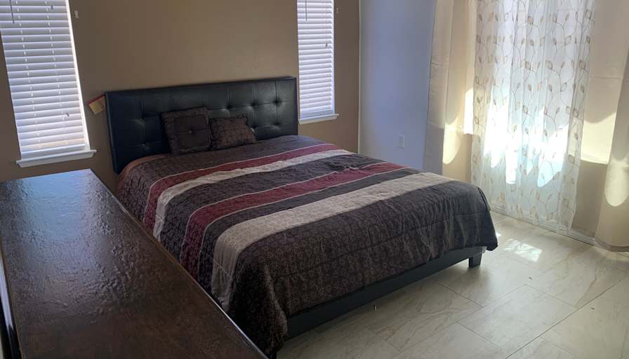 Dee's room
