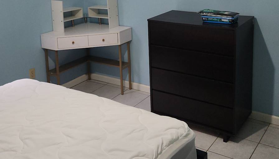Bob's room