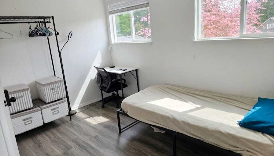 Annalyse's room