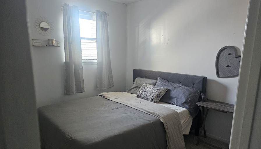 JW Consulting's room