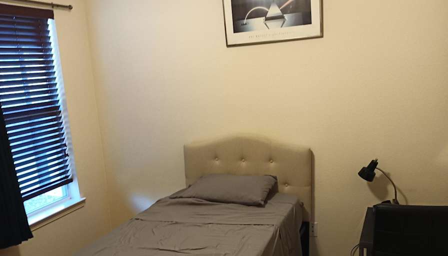 Thomas's room