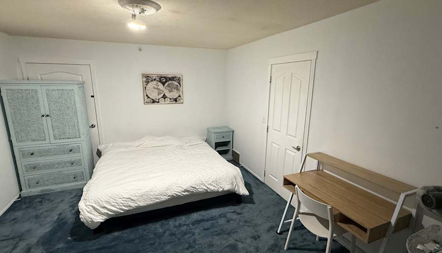 Roxanne's room