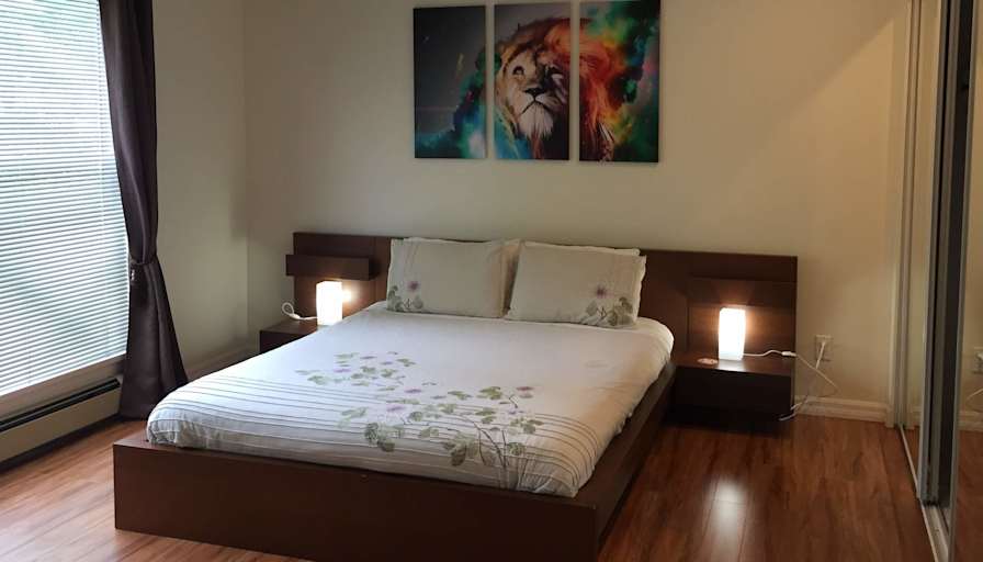 Cléo and Carl's room