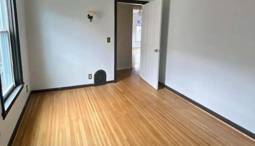 Ni-Asia's room