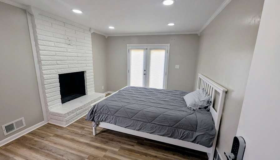 Apple House Living's room