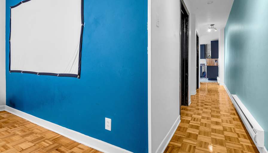 Thomas's room