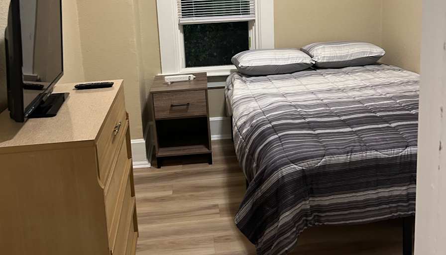 Asia Molex's room
