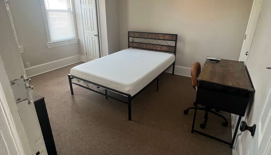Sklaren's room