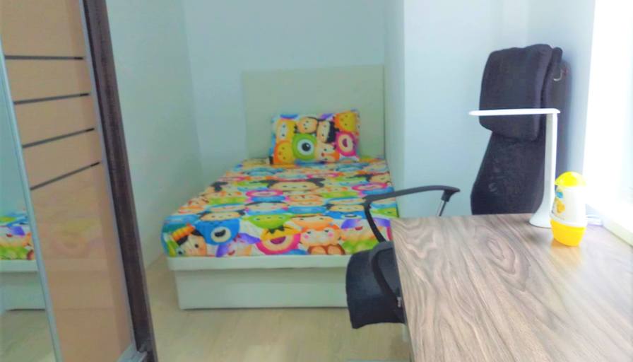 Roomy's room