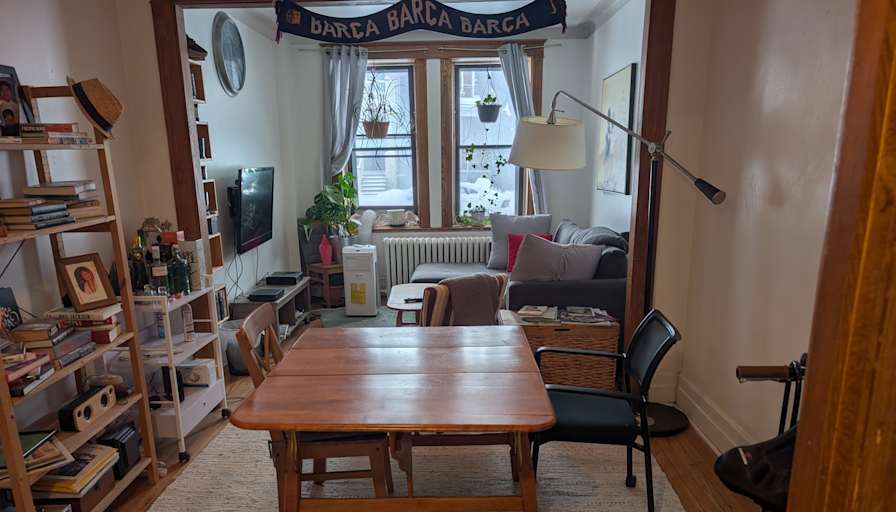 jay mag's room