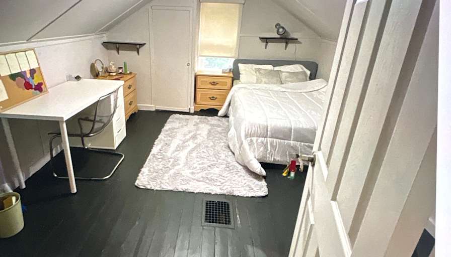 Paulette Phillips's room