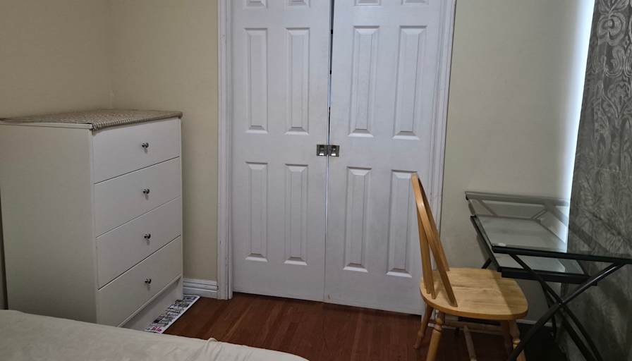 Mea  Kyong Shin's room