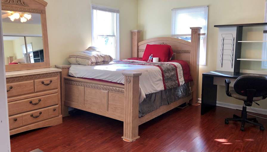 Dina's room