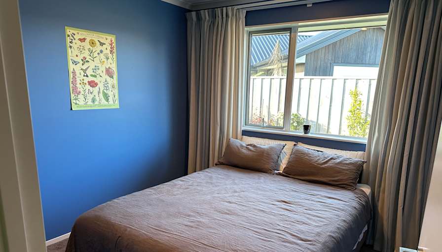 Lavender Rose Retreat's room