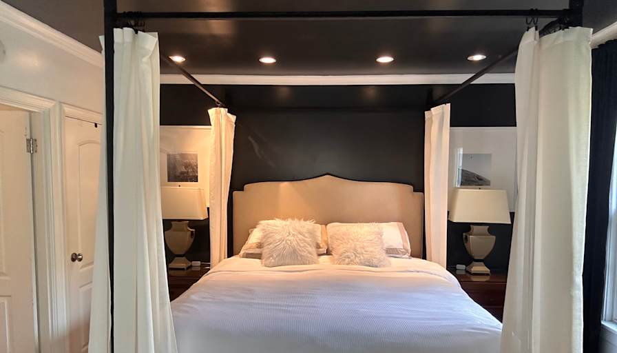 Saul's room