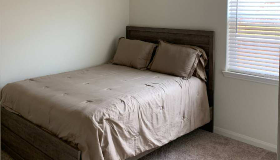 Valencia's room