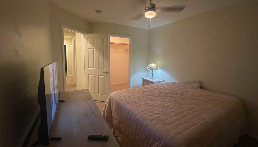 Carlos's room