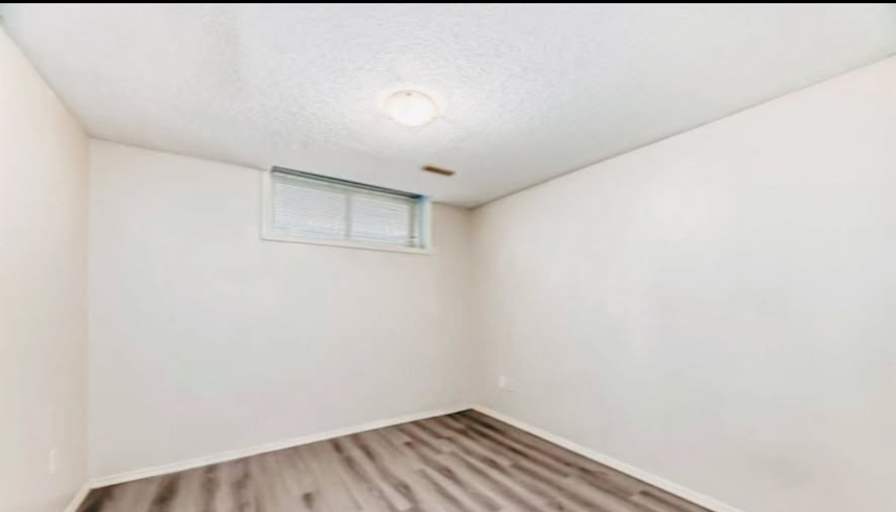 Mary Nguyen's room