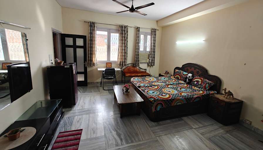 Daljeet's room