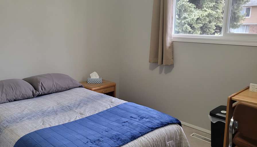 Kevin  Jefferies's room
