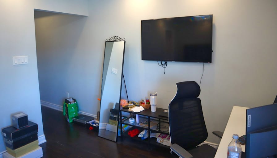 Isa's room