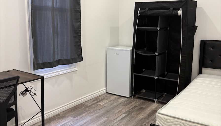 Reza's room