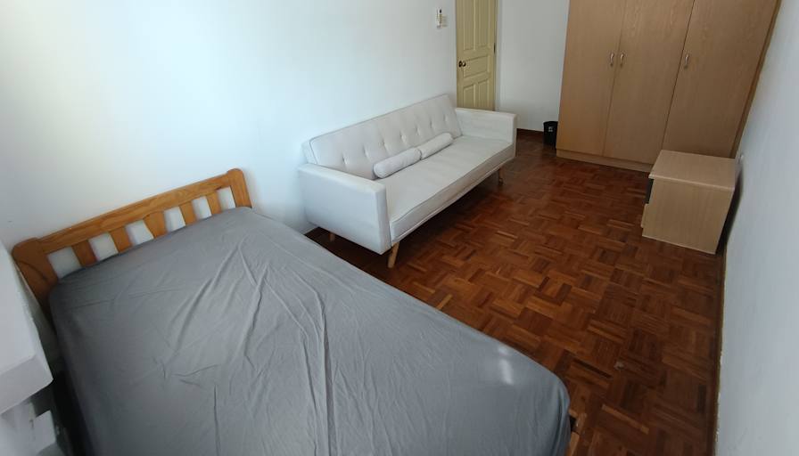 d's room