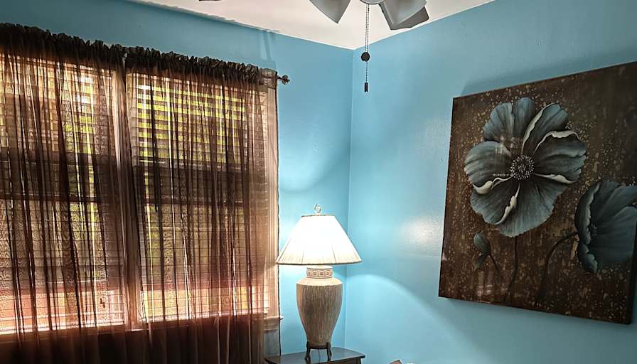 Gwen edwards's room