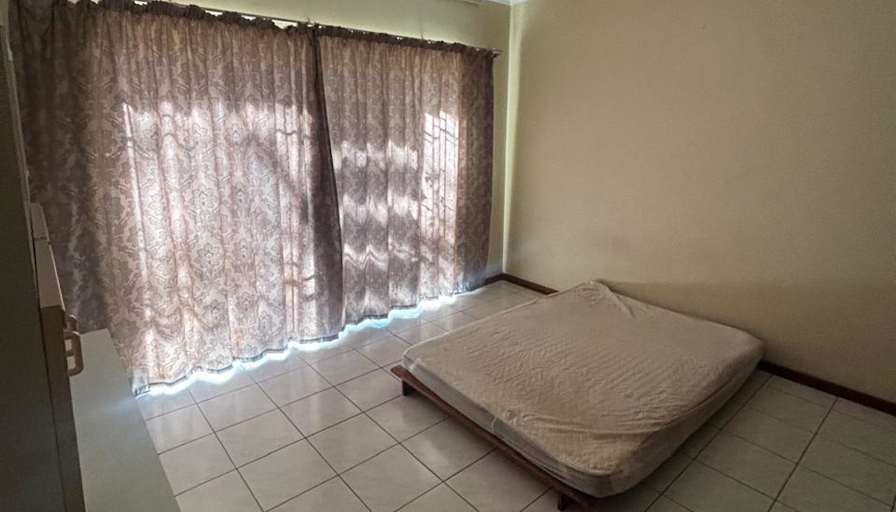 Julien Hanna's room