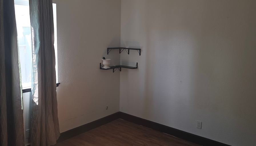 Marquis's room