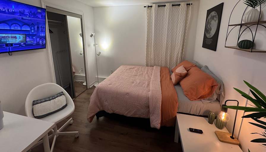 Alona's room