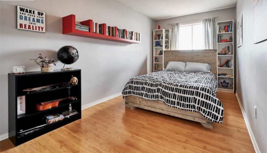 Shadman Jahanfar's room