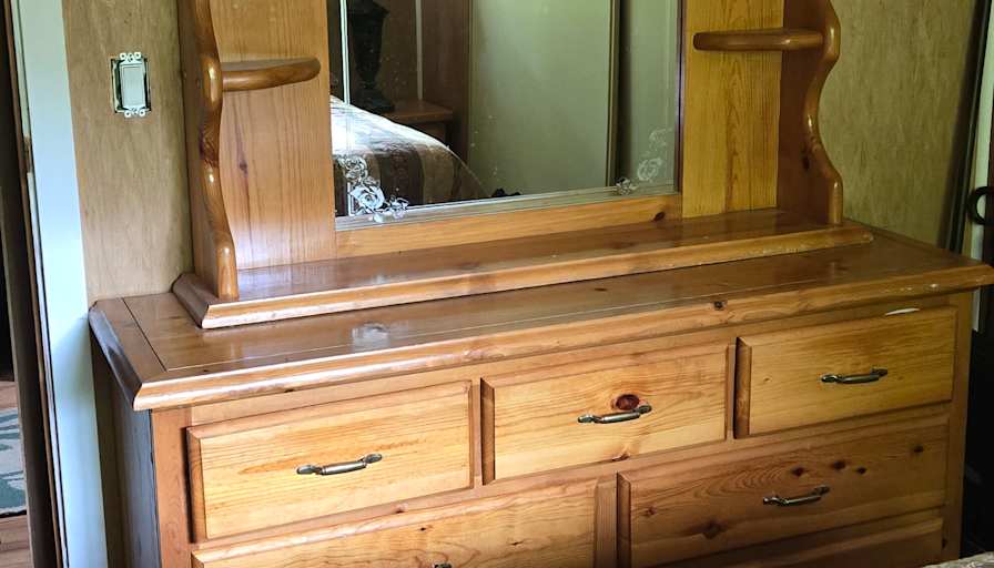 DIANNE BELLIVEAU's room