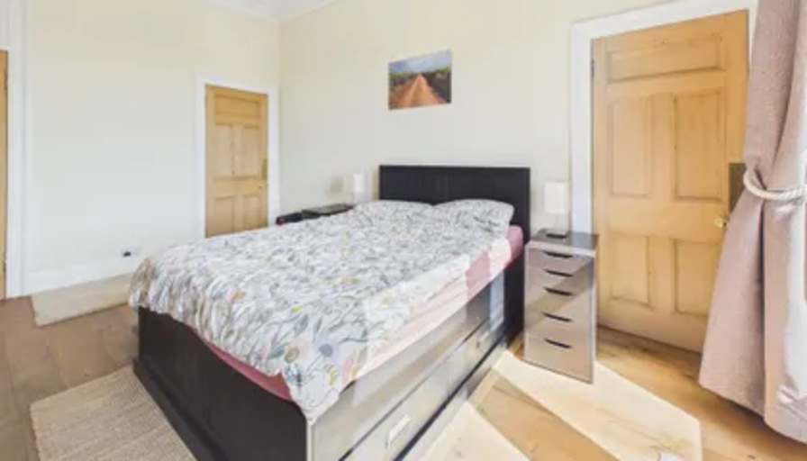lee's room