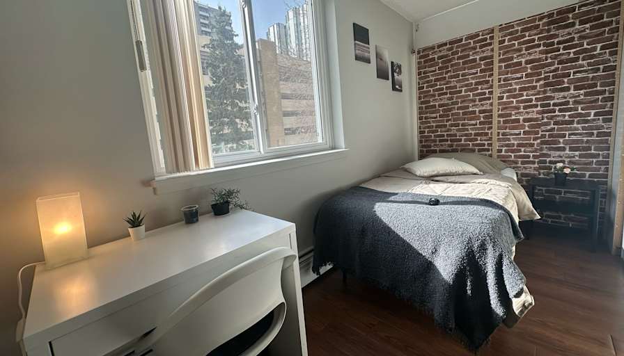 Mehmet's room