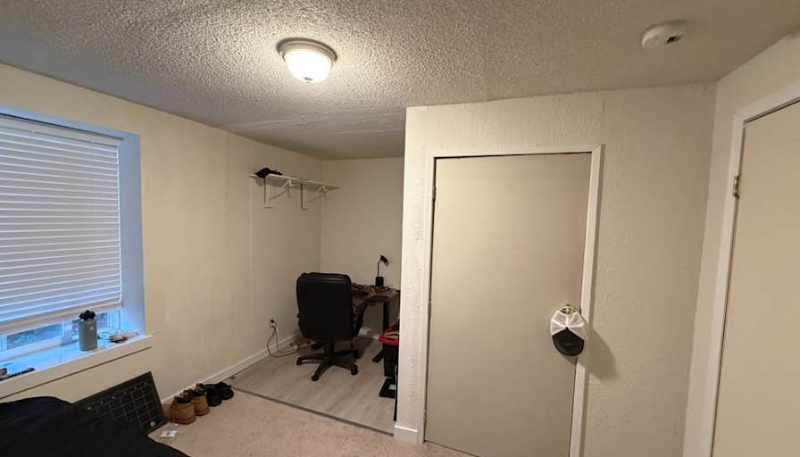 Yoni's room
