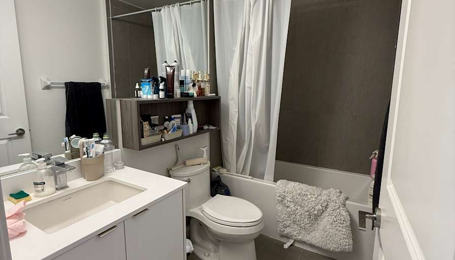 Denny's room