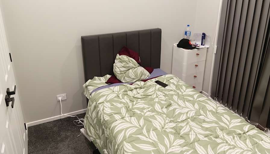 Loveneet's room