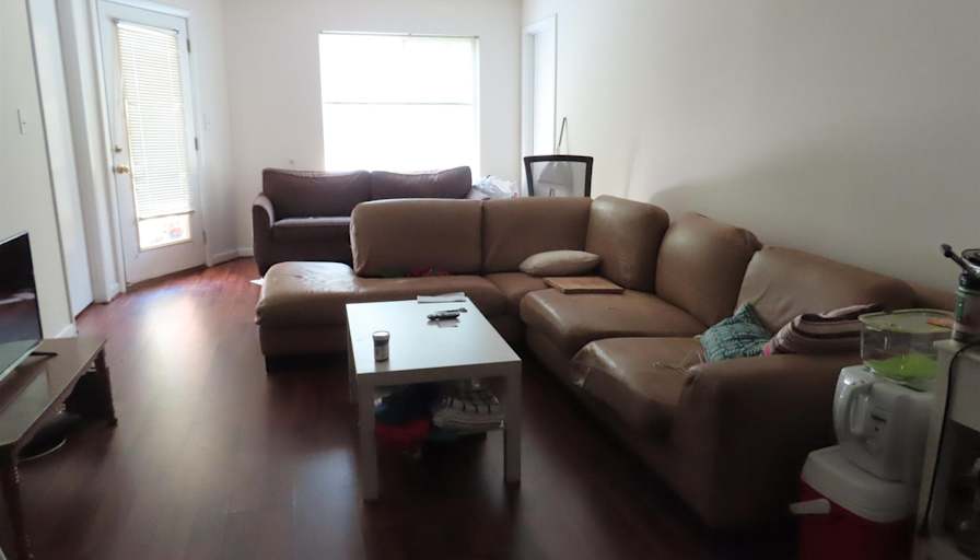 Alcove Rooms's room